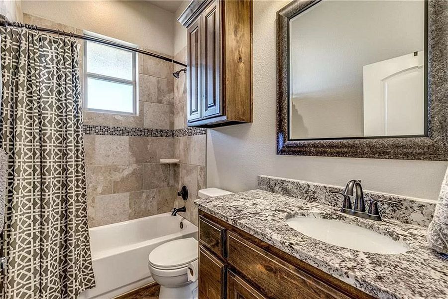 Bathroom remodeling by DRI Construction