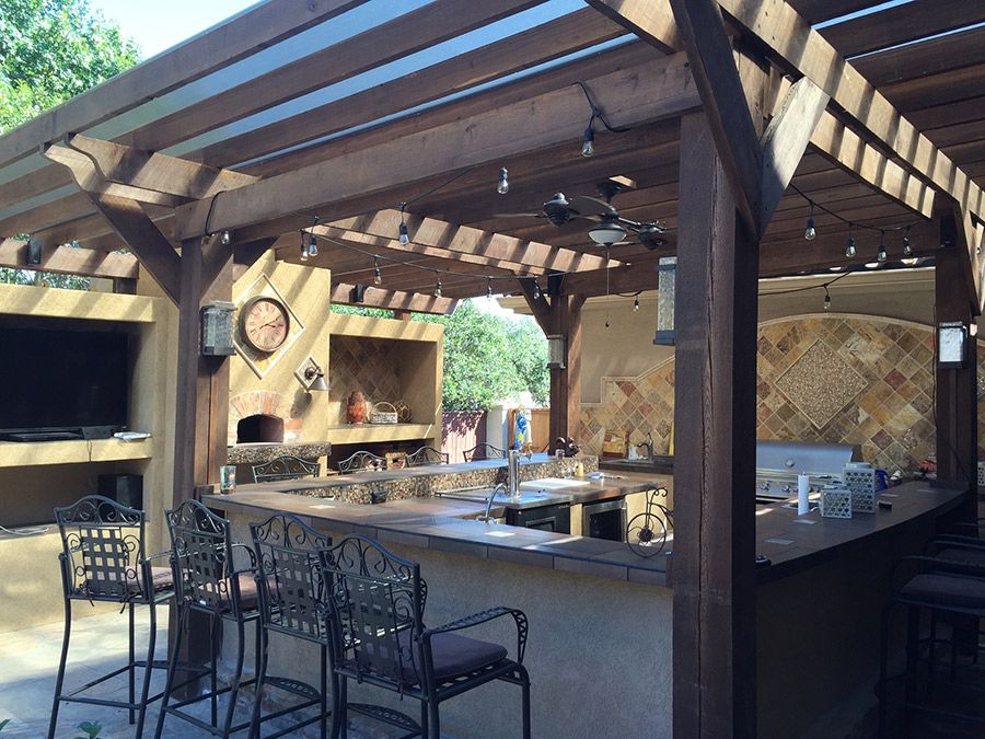 outdoor kitchen and bar